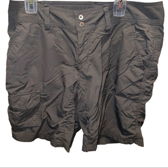 Columbia grey Omnishade women’s shorts size 2 with 8” length - Picture 2 of 11